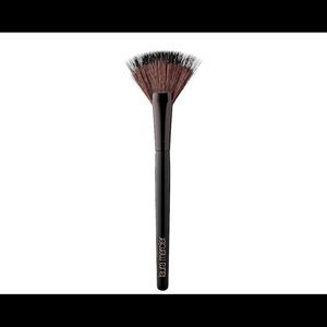 Laura Mercier Fan Brush